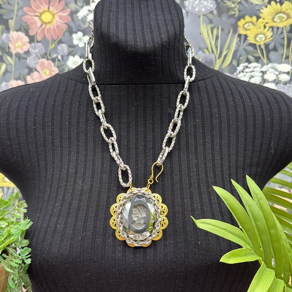 ⭐️Adorned Crown Jewelry hematite intaglio cameo rhinestone link necklace - Picture 1 of 10